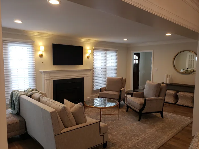 Living room — Recessed and accent lighting